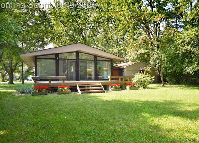 Property at 17380 Louise St, Southfield, MI 48075 3481, 3 beds, 2.5 baths