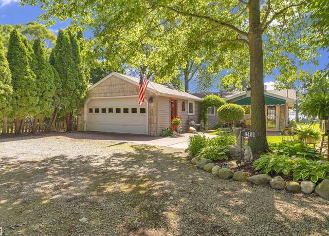 Property at 8401 River Rd, Cottrellville, MI 48039, 4 beds, 2 baths