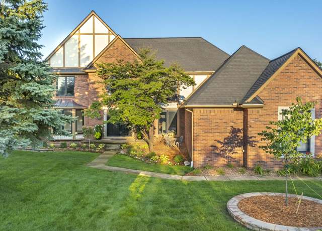 Property at 52522 Charing Way, Shelby Twp, MI 48315, 4 beds, 3.5 baths