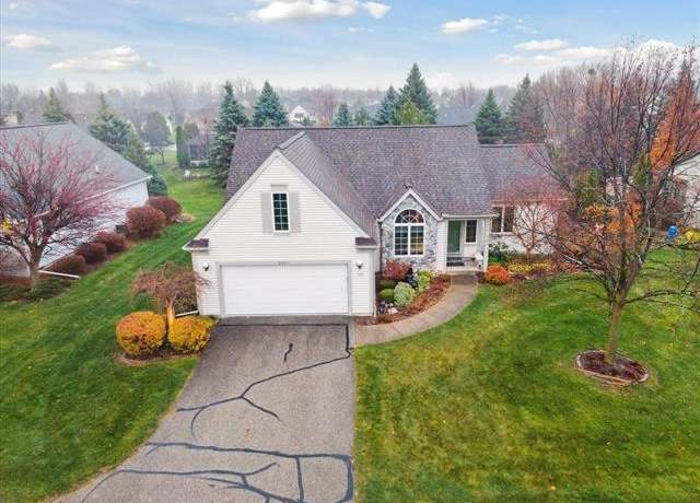 Property at 5631 W Spring Knoll Dr, Bay City, MI 48706, 3 beds, 2.5 baths