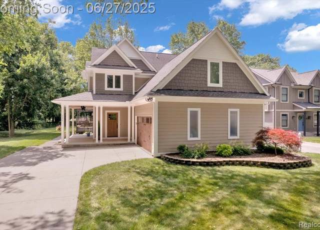 Property at 240 Red Oak Ln, Rochester Hills, MI 48307 1548, 3 beds, 3.5 baths