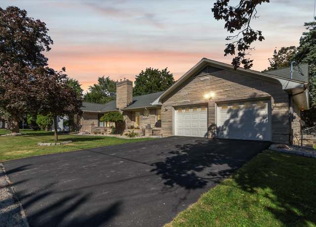 Property at 520 Yale Ave, Alma, MI 48801, 7 beds, 2.5 baths