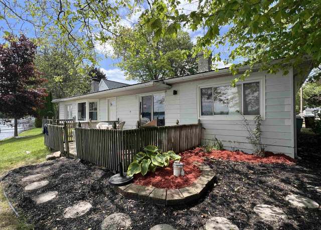 Property at 11698 Elm Park Dr, Manitou Beach, MI 49253, 5 beds, 2 baths