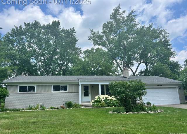 Property at 28164 Kendallwood Dr, Farmington Hills, MI 48334 3454, 3 beds, 2 baths