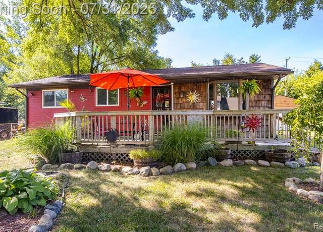 Property at 6621 Doyon Dr, Clarkston, MI 48327 3810, 3 beds, 1 bath
