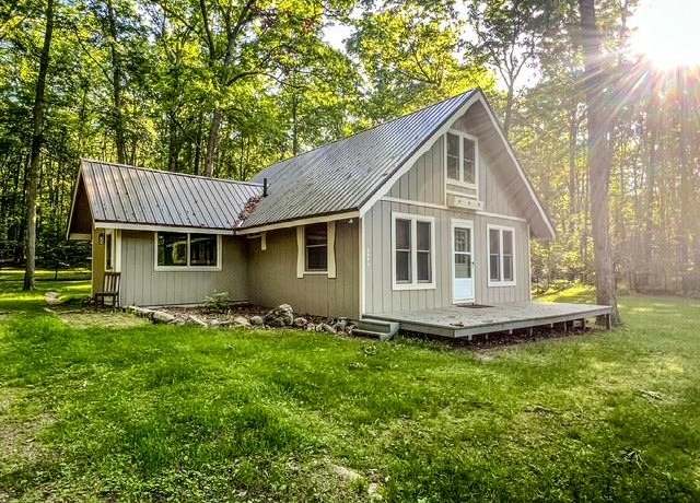 Property at 4861 White Birch Ln, Farwell, MI 48622, 3 beds, 1 bath