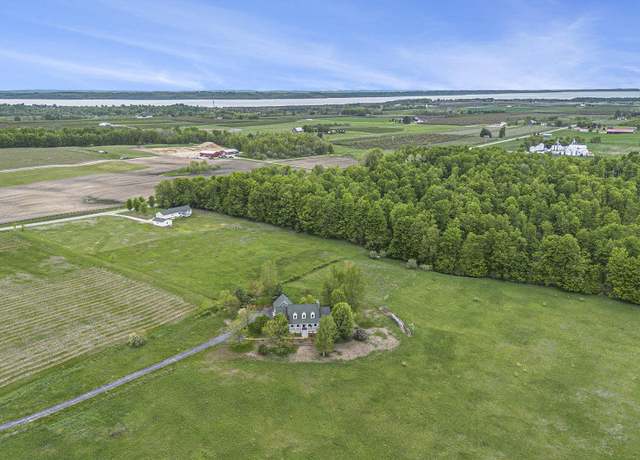 Property at 7111 Tobeco Creek Dr, Williamsburg, MI 49690, 5 beds, 3.5 baths