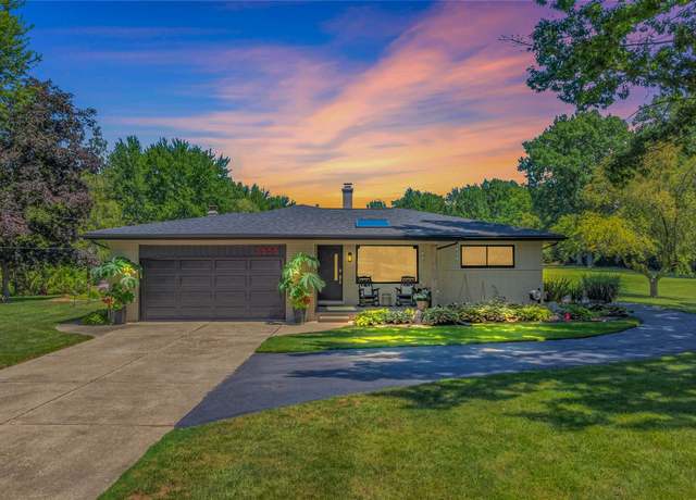 Property at 3556 Fernleigh Dr, Troy, MI 48083, 3 beds, 2.5 baths