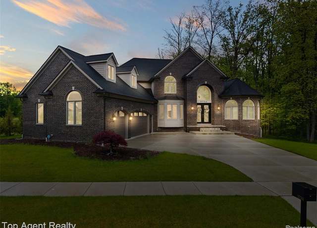 Property at 55764 Buckthorn Dr, Shelby Twp, MI 48316 1488, 4 beds, 4.5 baths