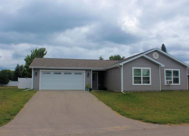 Property at 1921 Lark Dr, Traverse City, MI 49685, 4 beds, 2 baths