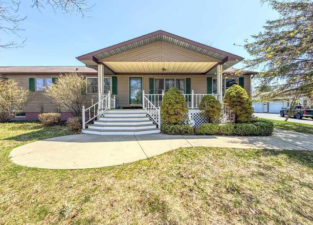 Property at 11422 175th Ave, Stanwood, MI 49346, 3 beds, 2 baths
