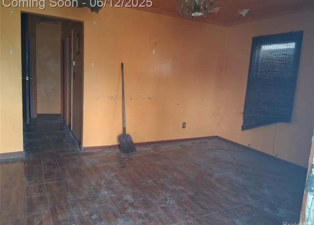 Property at 709 E MARGARET St, Highland Park, MI 48203 2075, 3 beds, 1.5 baths