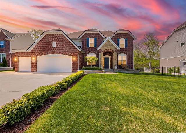 Property at 903 Leafdale Dr, Rochester, MI 48307 4363, 5 beds, 3 baths