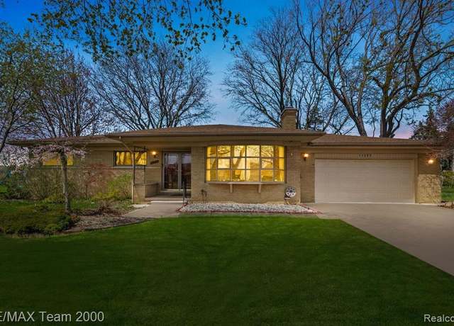 Property at 11203 BIRCHCREST Dr, Warren, MI 48093 2400, 5 beds, 2.5 baths