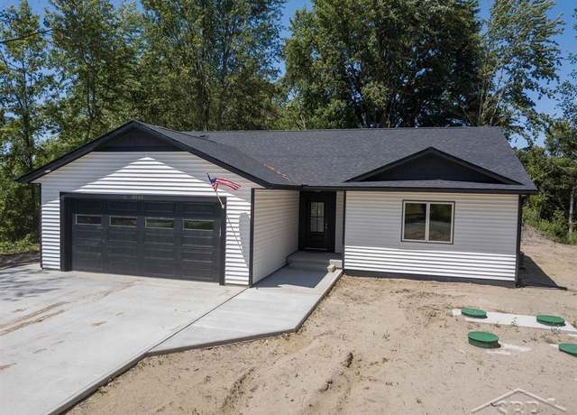 Property at 3055 E Gordonville Rd, Midland, MI 48640, 3 beds, 2 baths