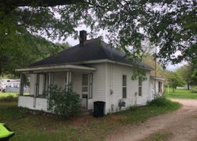 Property at 602 N Superior St, Farwell, MI 48622, 2 beds, 1 bath
