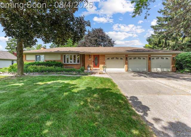 Property at 345 Beverly Island Dr, Waterford, MI 48328 3601, 3 beds, 3 baths