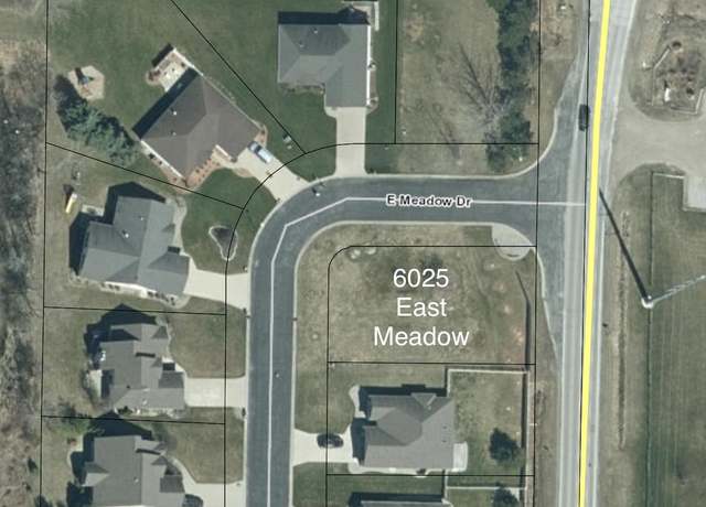 Property at 6025 East Meadow Dr, Bay City, MI 48706