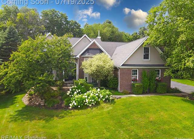 Property at 2026 Ricks Ct, Brighton, MI 48114 4961, 5 beds, 2.5 baths