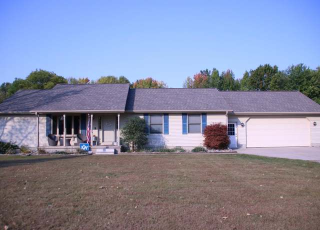 Property at 317 N 1st St, Chesaning, MI 48616, 3 beds, 2 baths