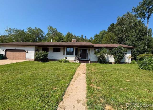 Property at 1860 Altamont St, Marquette, MI 49855, 5 beds, 2.5 baths
