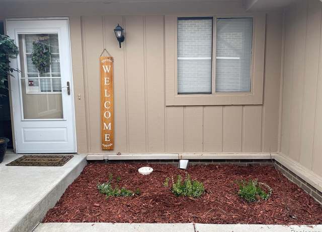 Property at 35559 HERITAGE Ln, Farmington, MI 48335 3137, 2 beds, 2.5 baths