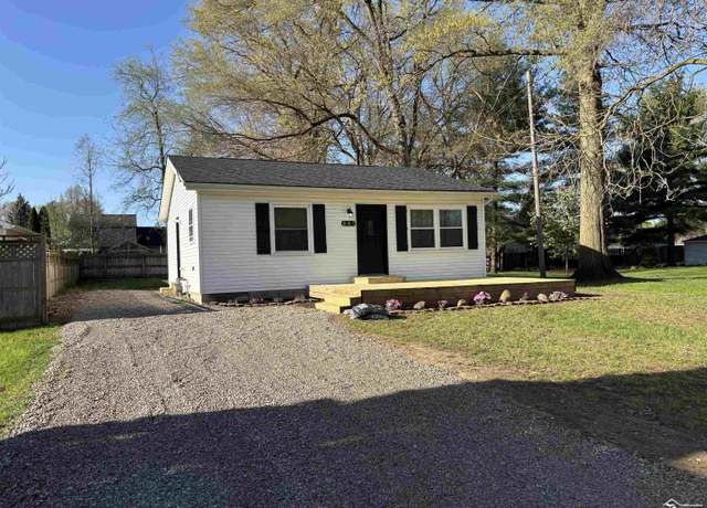 Property at 641 KING St, Temperance, MI 48182, 3 beds, 1 bath