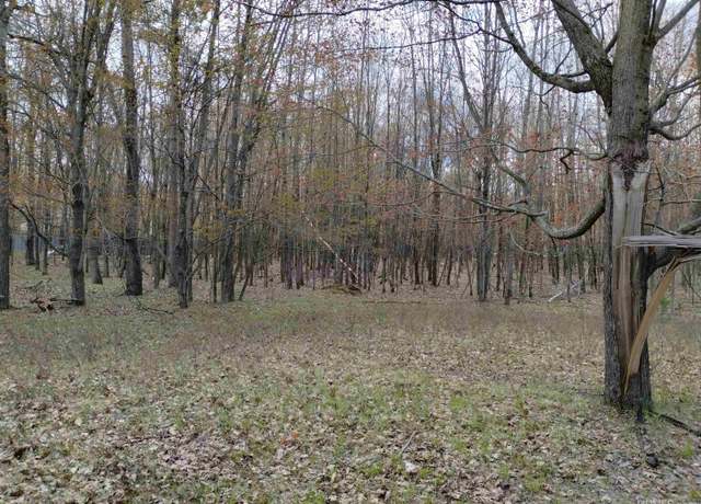 Property at 39 Royalton Dr, Gladstone, MI 49837