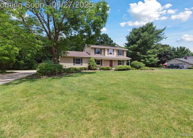 Property at 7057 Wide Valley Dr, Brighton, MI 48116 5108, 5 beds, 2.5 baths