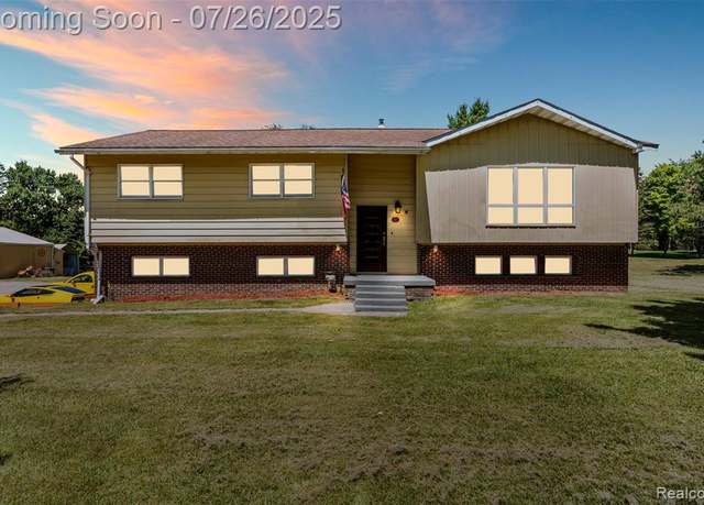 Property at 12075 Doane Rd, South Lyon, MI 48178 8801, 3 beds, 2.5 baths