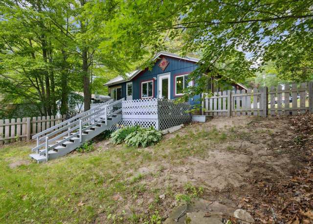 Property at 11190 Alpine Dr, Lake, MI 48632, 3 beds, 1 bath