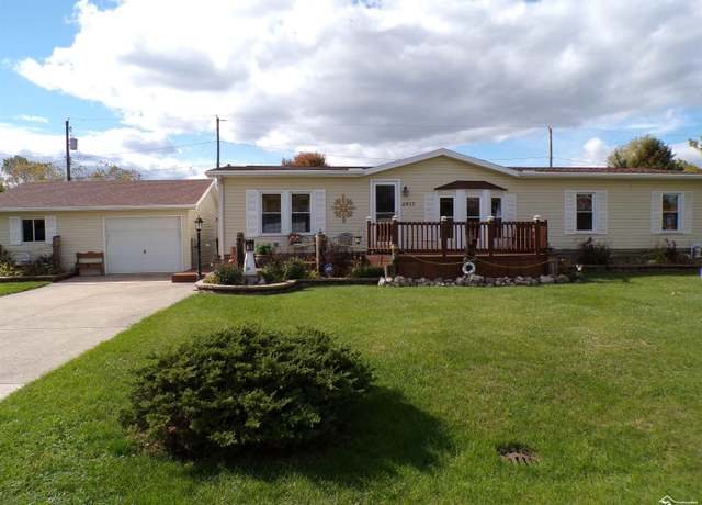Property at 4915 Elm St, Newport, MI 48166, 3 beds, 2 baths
