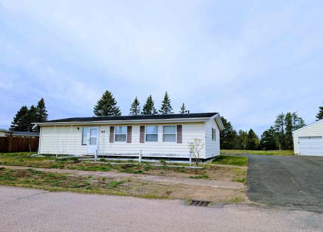 Property at 116 Caribou St, Gwinn, MI 49841, 3 beds, 1.5 baths