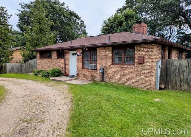 Property at 1611 Minneapolis Ave, Gladstone, MI 49837, 3 beds, 1 bath