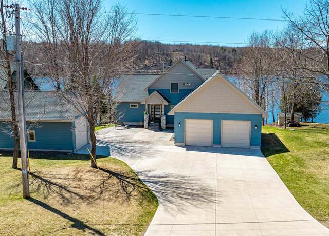 Property at 2150 Jasberg St, Hancock, MI 49930, 3 beds, 3.5 baths