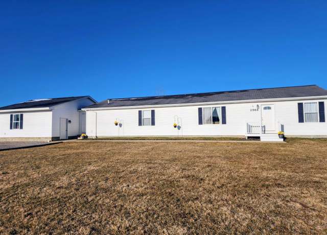 Property at 2944 S Mackinaw Rd, Kawkawlin, MI 48631, 3 beds, 3 baths