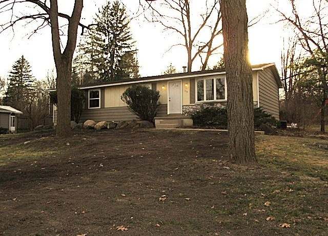 Property at 708 Carnes St, Fenton, MI 48430, 4 beds, 1.5 baths