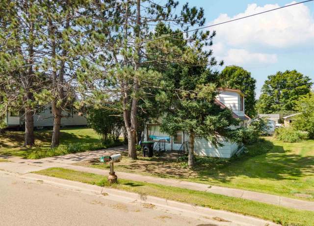 Property at 1113 N River Ave, Iron River, MI 49935, 4 beds, 1.5 baths