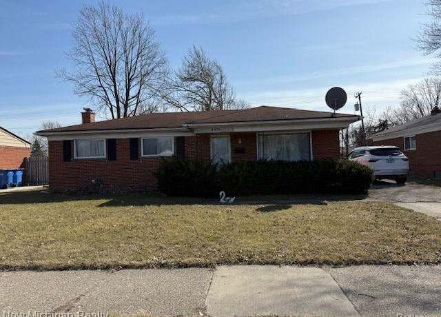 Property at 3036 E 11 Mile Rd, Warren, MI 48091 1094, 3 beds, 1.5 baths
