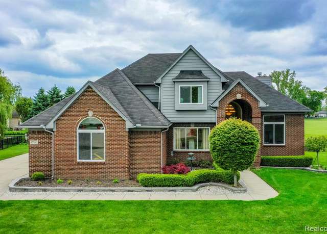 Property at 47540 Kelston Dr, Macomb, MI 48044 3066, 4 beds, 4 baths