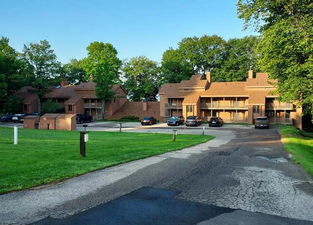 Property at 4673 N Crossover Dr #570, Bellaire, MI 49615, 2 beds, 3 baths