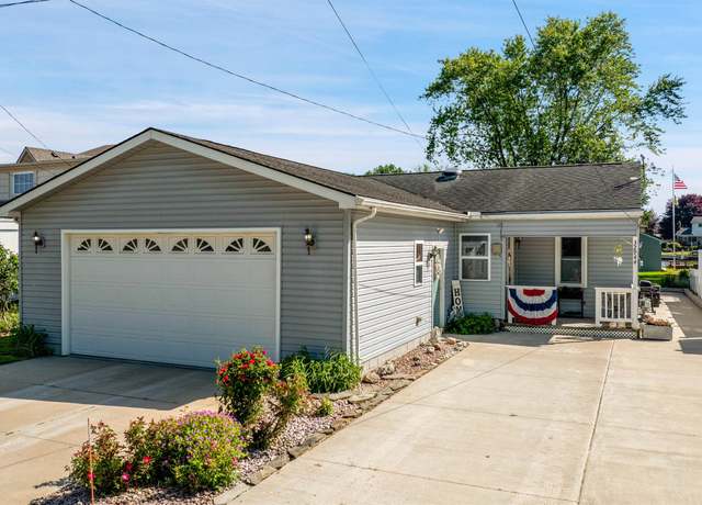 Property at 32944 Killewald St, Chesterfield, MI 48047, 2 beds, 1 bath