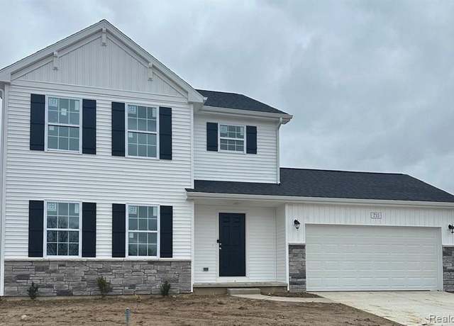Property at 733 LONE OAK Way, Tecumseh, MI 49286 1252, 4 beds, 2.5 baths