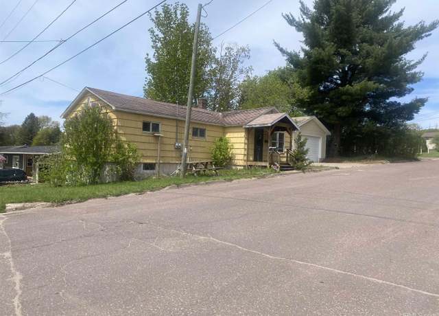 Property at 210 Birch St, Hancock, MI 49930, 3 beds, 1 bath