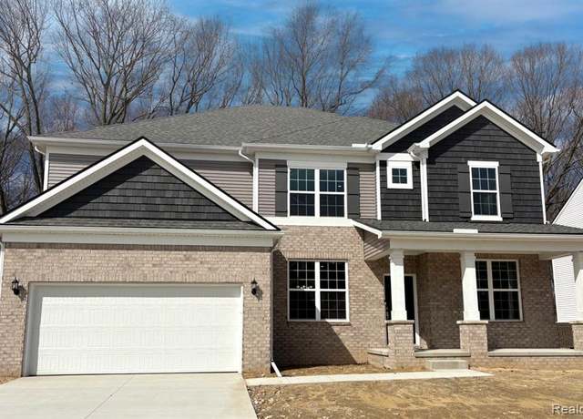 Property at 51151 Green Meadows Dr, Macomb, MI 48042, 4 beds, 3.5 baths