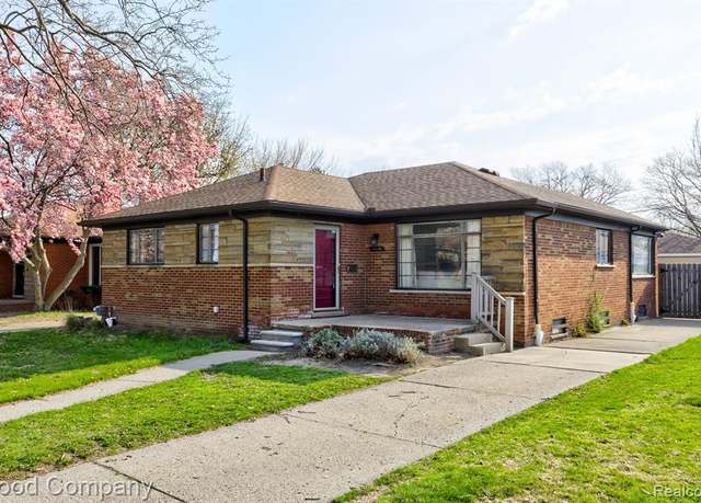 Property at 23160 HARDING St, Oak Park, MI 48237 2449, 3 beds, 2.5 baths