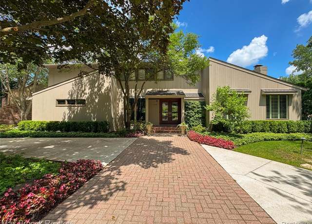 Property at 4695 Maura Ln, West Bloomfield, MI 48323 3625, 5 beds, 4 baths