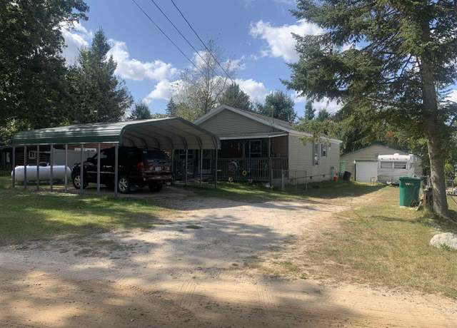 Property at 4161 Oak Hill Dr, Harrison, MI 48625, 2 beds, 2 baths