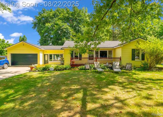 Property at 4350 Lessing Ave, Waterford, MI 48329 1424, 3 beds, 2 baths