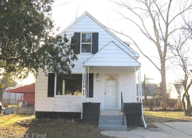 Property at 25271 Ford St, Roseville, MI 48066 3774, 3 beds, 1 bath